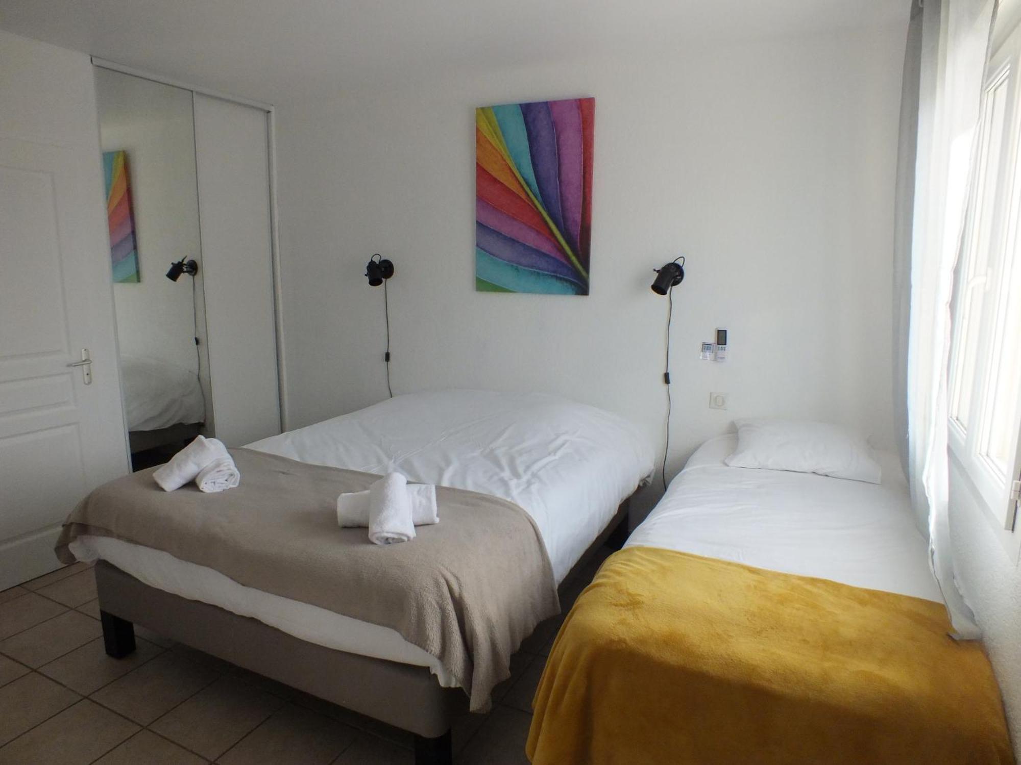 Logis Hotel Restaurant Le Clos Saint Loup Bram 外观 照片