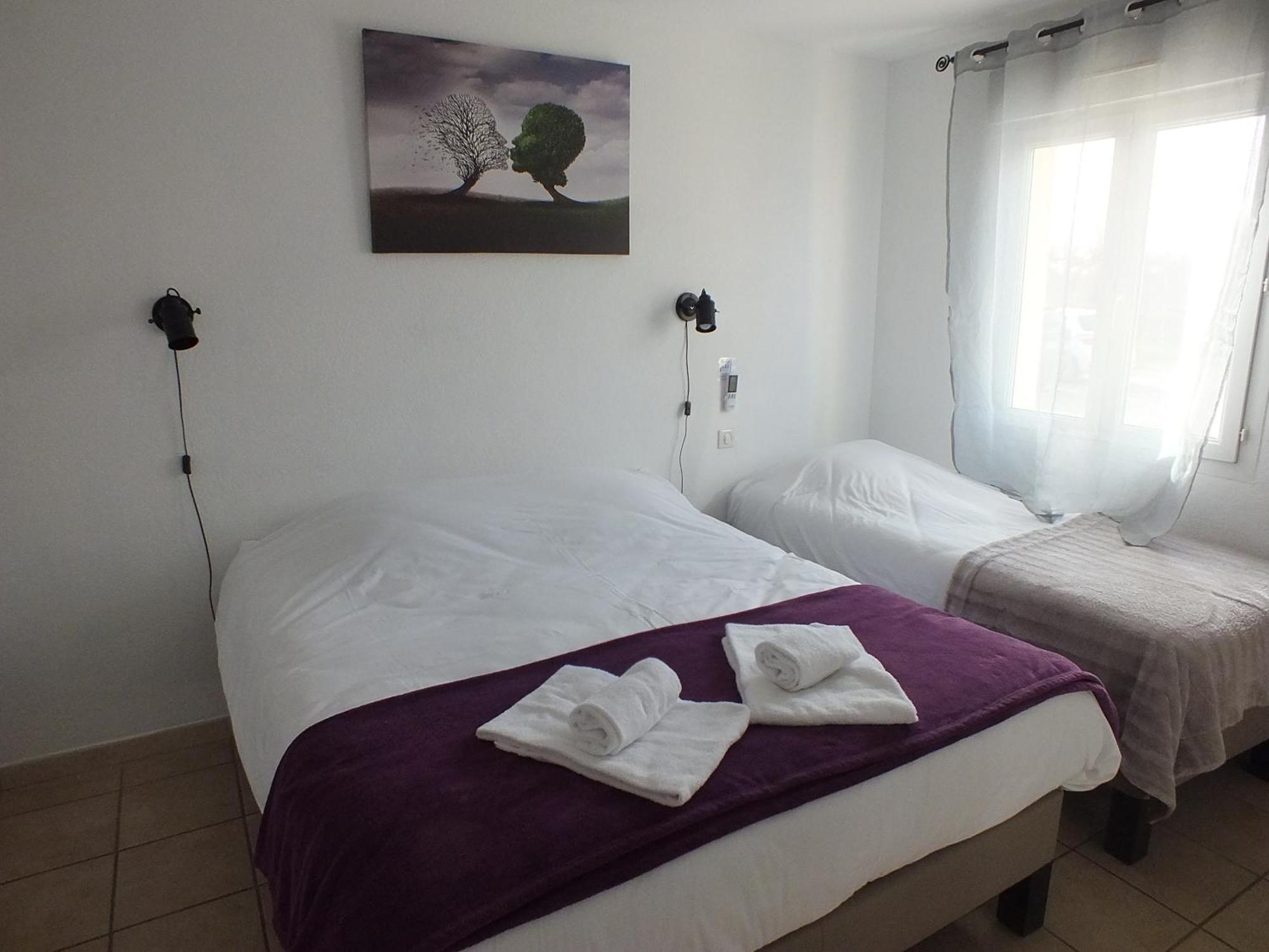 Logis Hotel Restaurant Le Clos Saint Loup Bram 外观 照片