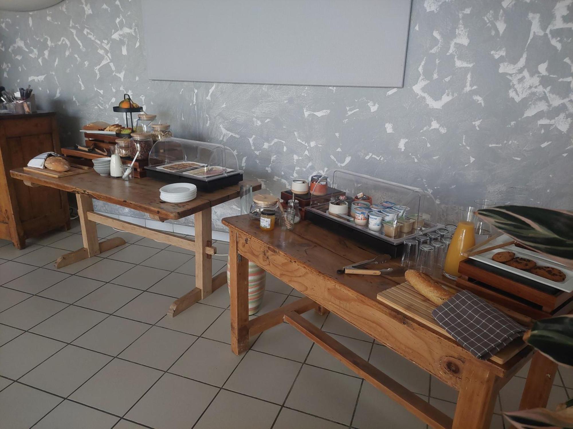 Logis Hotel Restaurant Le Clos Saint Loup Bram 外观 照片