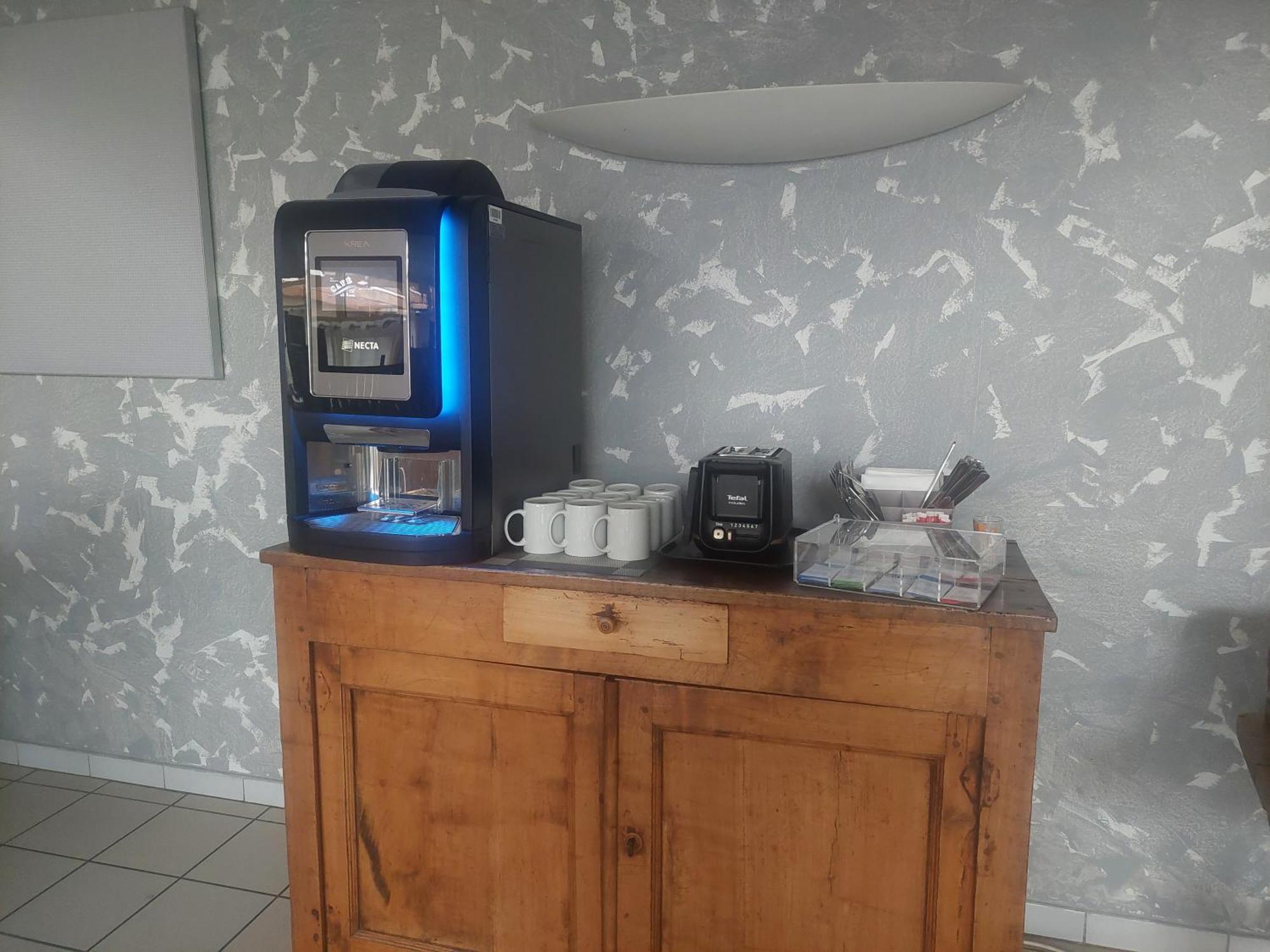 Logis Hotel Restaurant Le Clos Saint Loup Bram 外观 照片