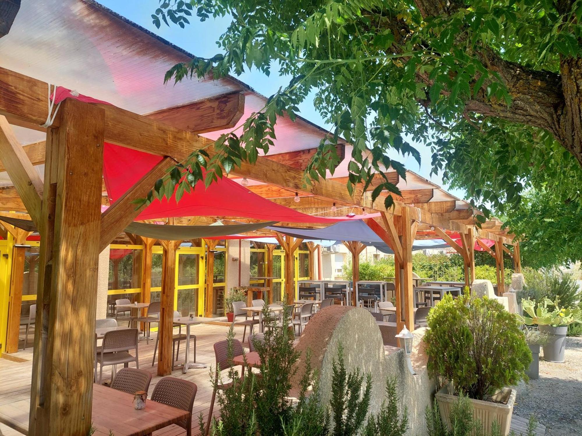 Logis Hotel Restaurant Le Clos Saint Loup Bram 外观 照片